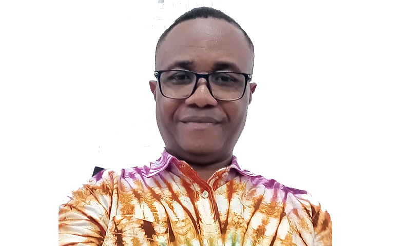 The President celebrates Mr. Teddy Foday-Musa, the co-ordinator of SPSP Sierra Leone branch