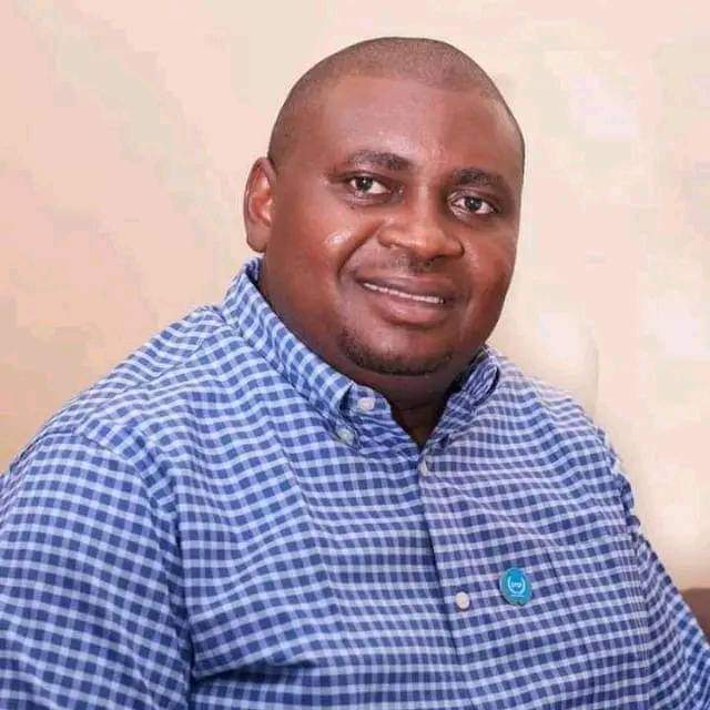 The President, Society For Peace Studies and Practice (SPSP) felicitates with Dr. John Tor Tsuwa FSPSP